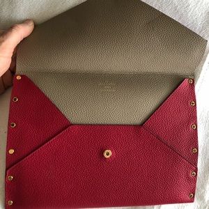 Louis Vuitton rivets enveloppe